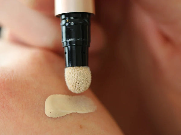 The Essentialist - Concealer Clickstick